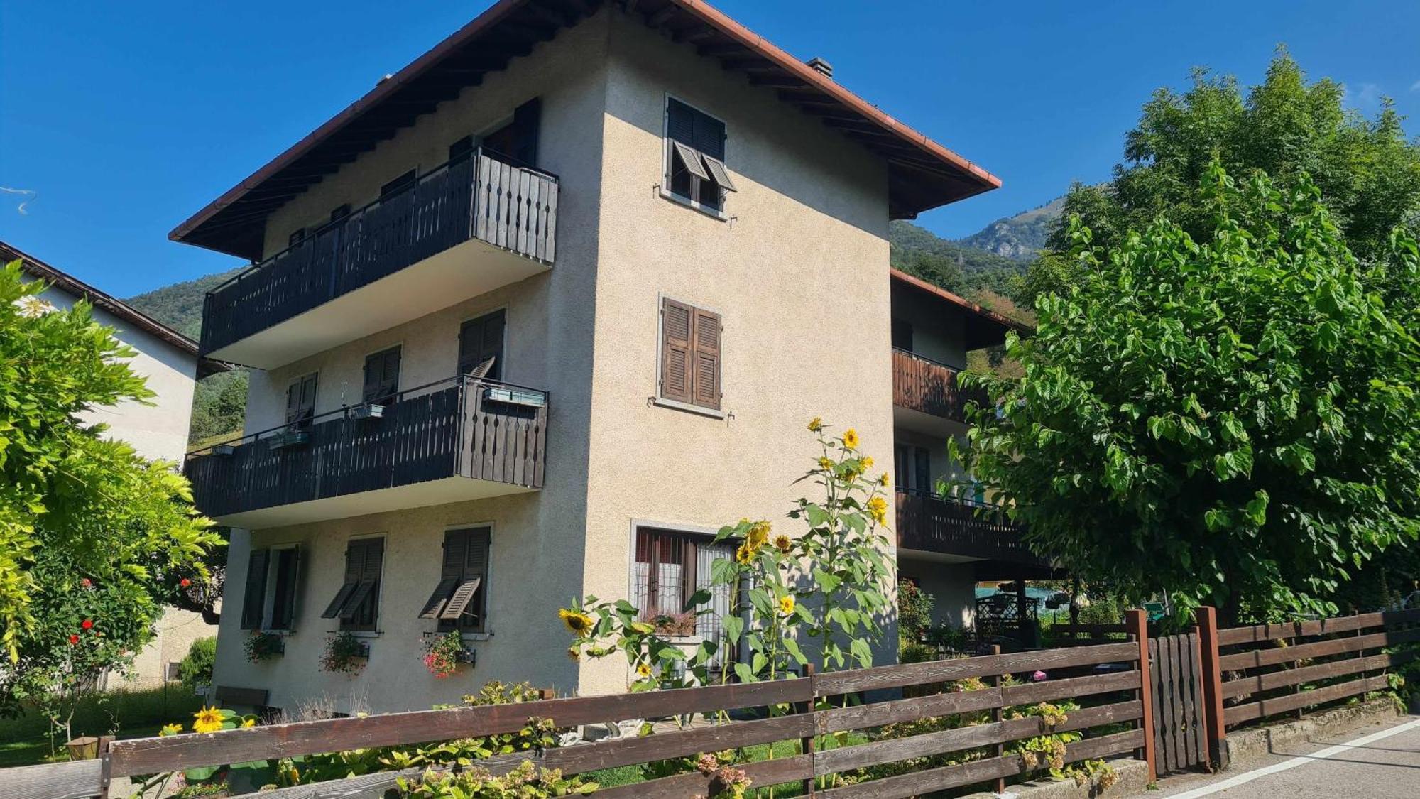 Bioledro Casa Lena Apartment Mezzolago Luaran gambar