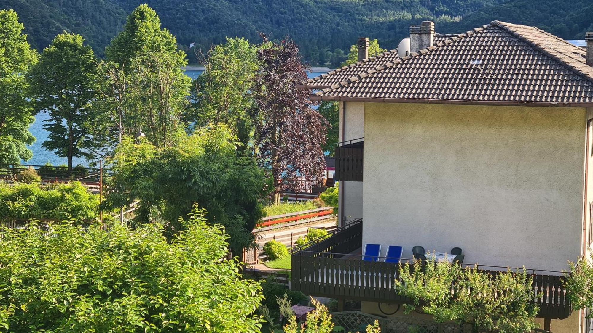 Bioledro Casa Lena Apartment Mezzolago Luaran gambar